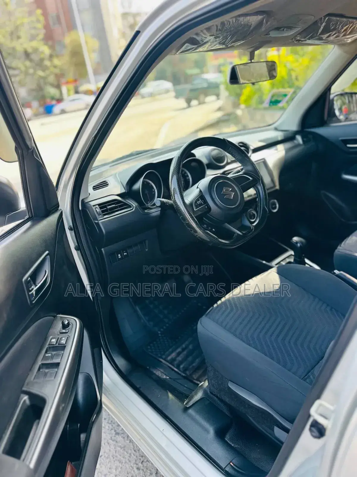 Suzuki Swift 2022 Silver