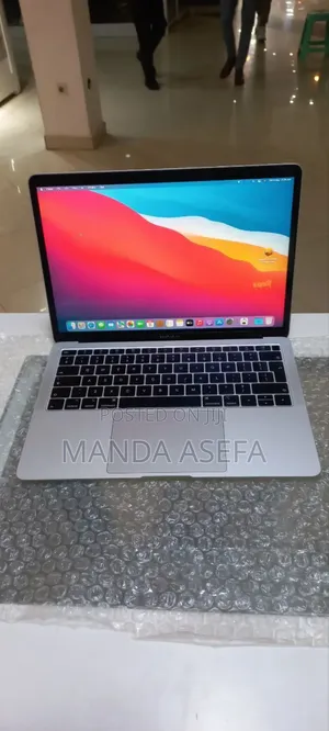 Photo - New Laptop Apple MacBook 2010 8GB Intel Core I7 SSD 128GB