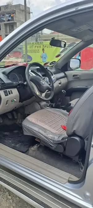 Mitsubishi L200 2007 Silver