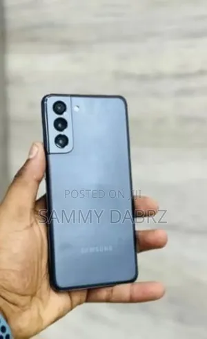 Photo - Samsung Galaxy S21 5G 128 GB Blue