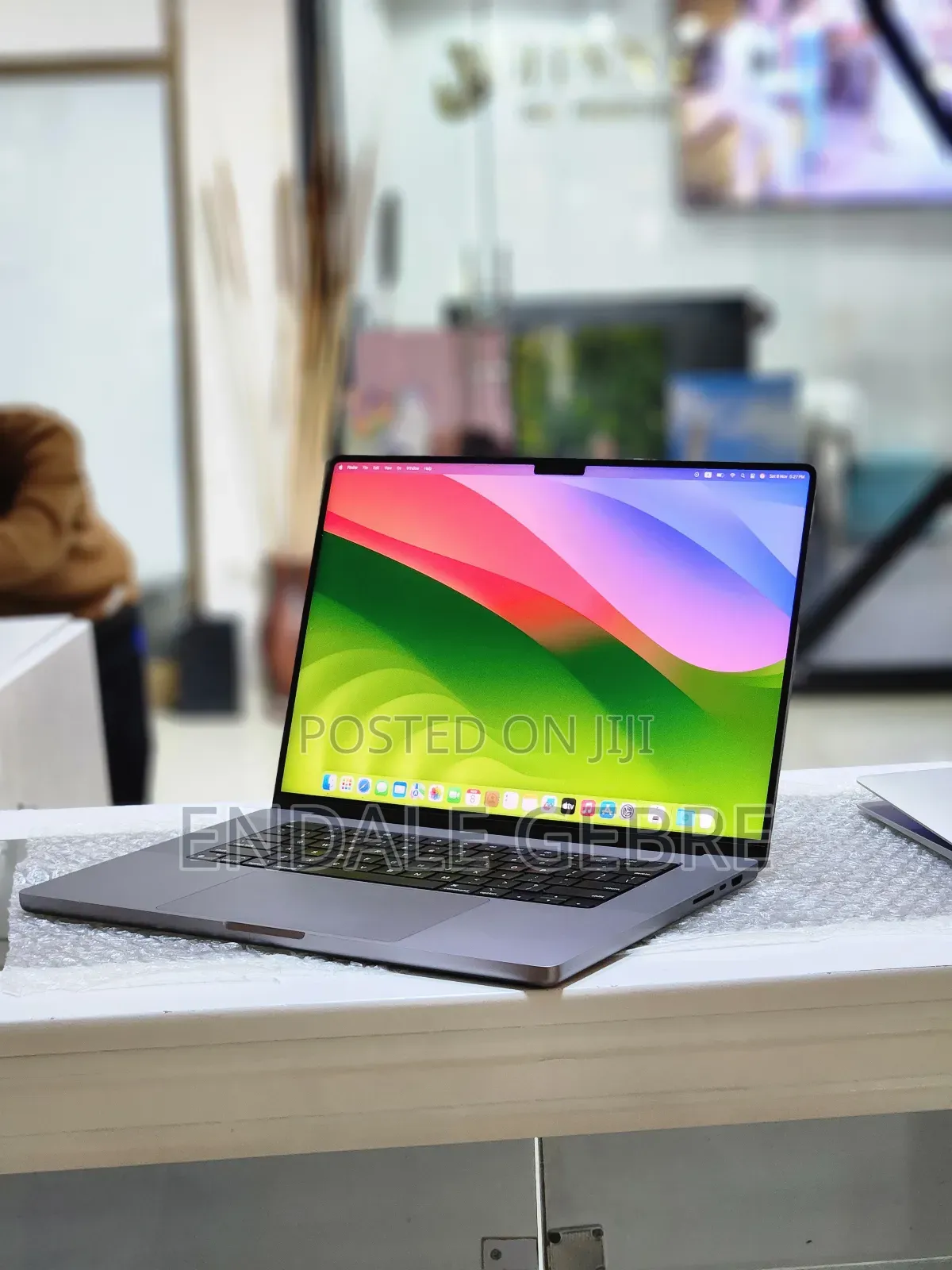 New Laptop Apple MacBook Pro M1 32GB Apple M1 Pro SSD 512GB