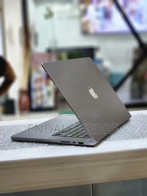 New Laptop Apple MacBook Pro M1 32GB Apple M1 Pro SSD 512GB