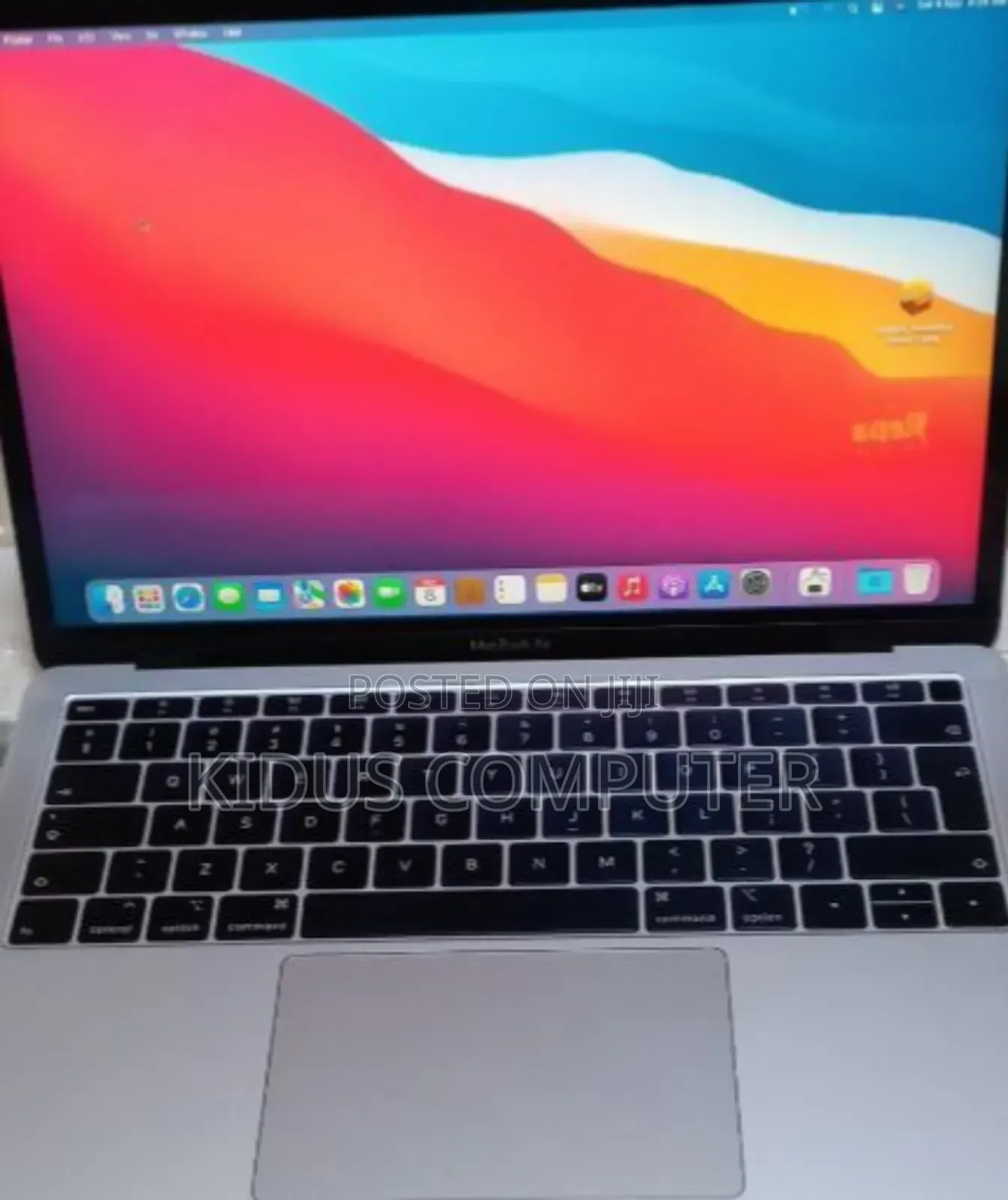 New Laptop Apple MacBook 2018 8GB Intel Core I5 SSD 128GB
