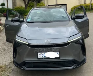 Photo - Toyota bZ4X 2024 Gray