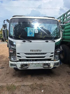 Photo - Isuzu D-max 2019 White