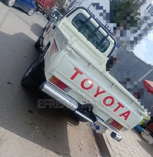 Toyota Land Cruiser 2008 White