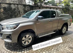 Toyota Hilux 2020 Gray