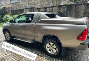 Toyota Hilux 2020 Gray