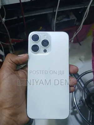 Photo - Apple iPhone 15 Pro Max 256 GB White
