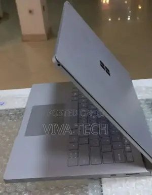New Laptop Microsoft Surface Book 3 16GB Intel Core I7 SSD 256GB