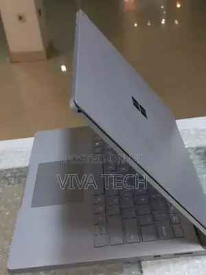New Laptop Microsoft Surface Book 3 16GB Intel Core I7 SSD 256GB
