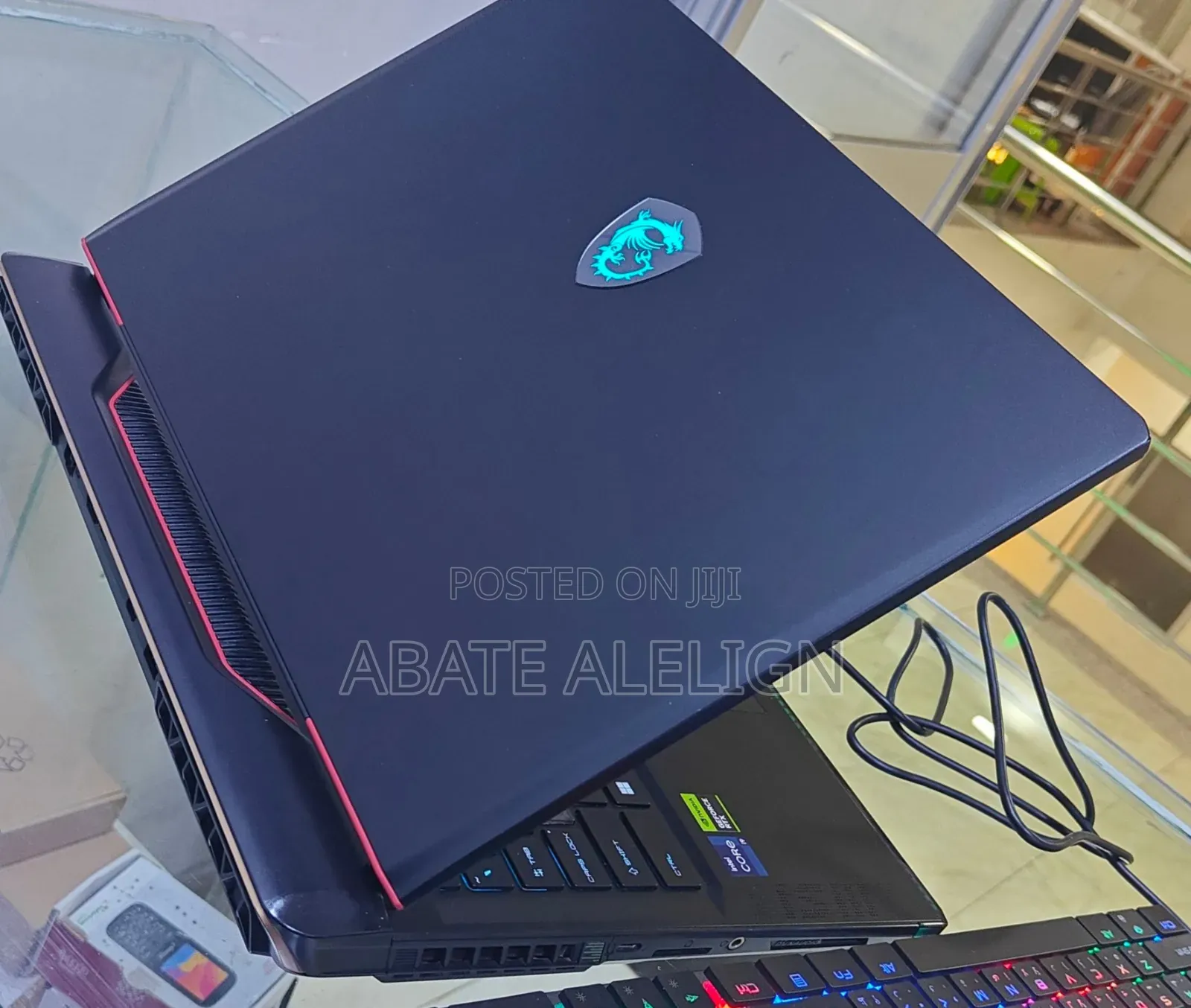 New Laptop MSI Raider GE68HX 13vi-202us 32GB Intel Core I9 SSD 1T