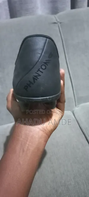 Photo - Nike Phantom Gx 2 Cleats