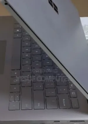 New Laptop Microsoft Surface Book 3 16GB Intel Core I7 SSD 256GB