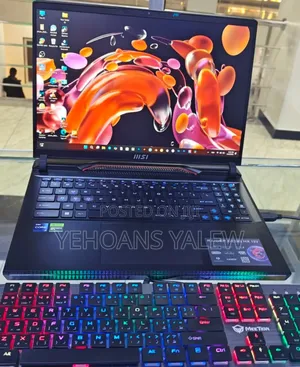 New Laptop MSI Raider GE68HX 13vi-202us 32GB Intel Core I9 SSD 1T
