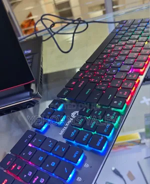 New Laptop MSI Raider GE68HX 13vi-202us 32GB Intel Core I9 SSD 1T