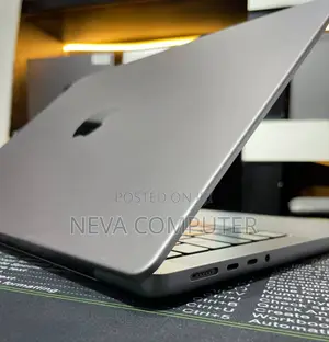 New Laptop Apple MacBook Pro M1 32GB Intel Core I7 SSD 512GB