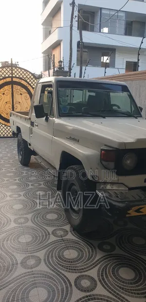 Toyota Land Cruiser HDJ 100 2002 White