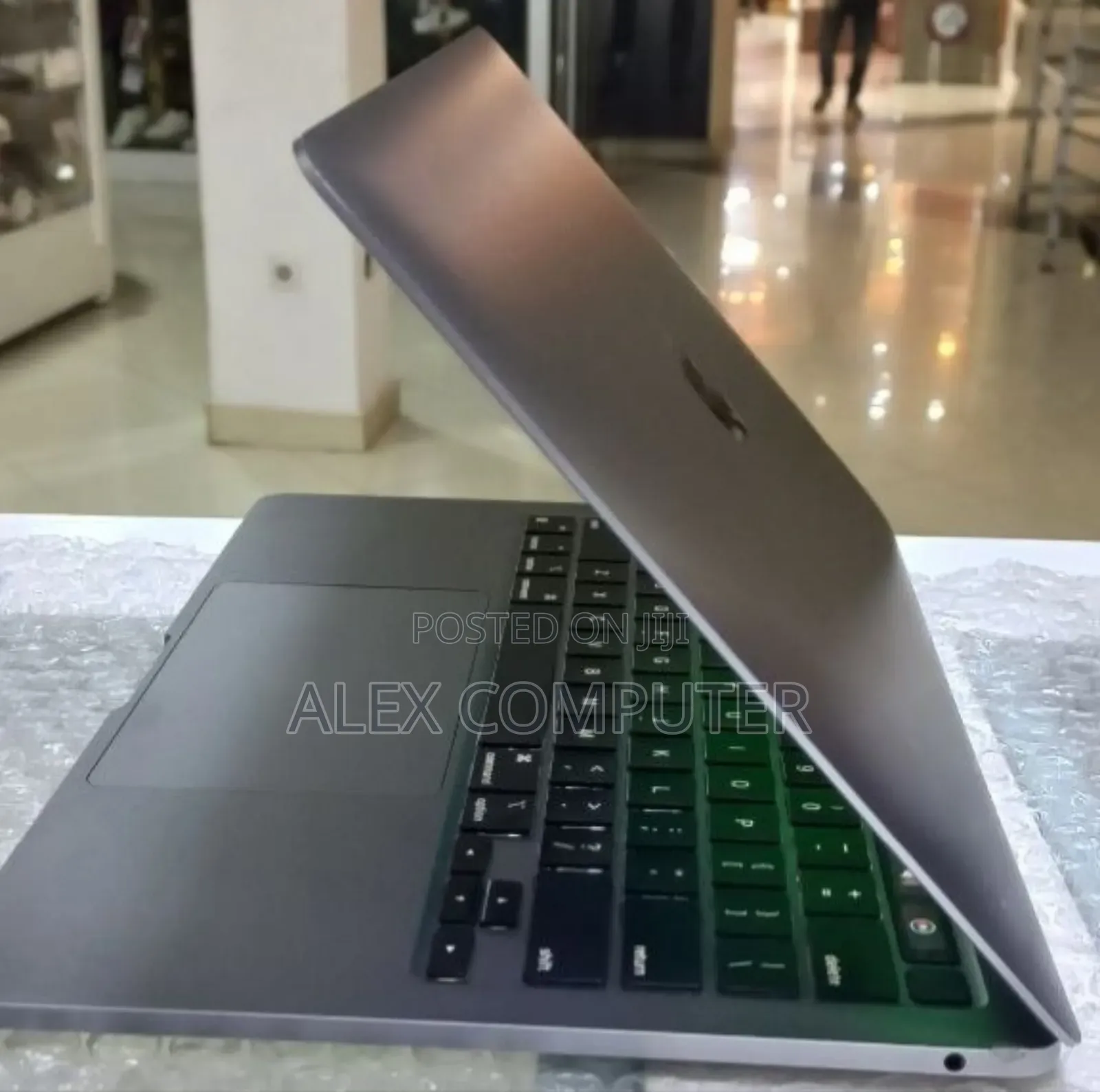 New Laptop Apple MacBook Pro M1 16GB Apple M1 SSD 256GB