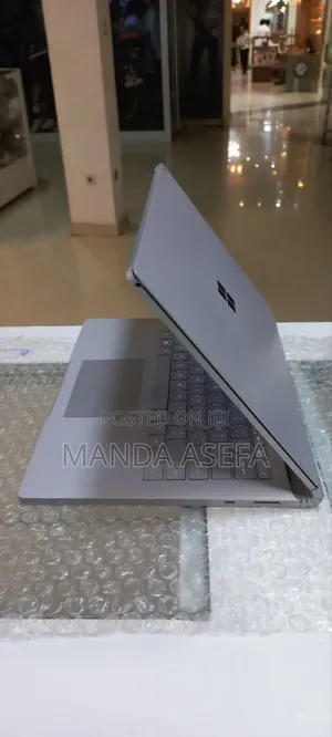 New Laptop Microsoft Surface Book 3 16GB Intel Core I7 SSD 256GB