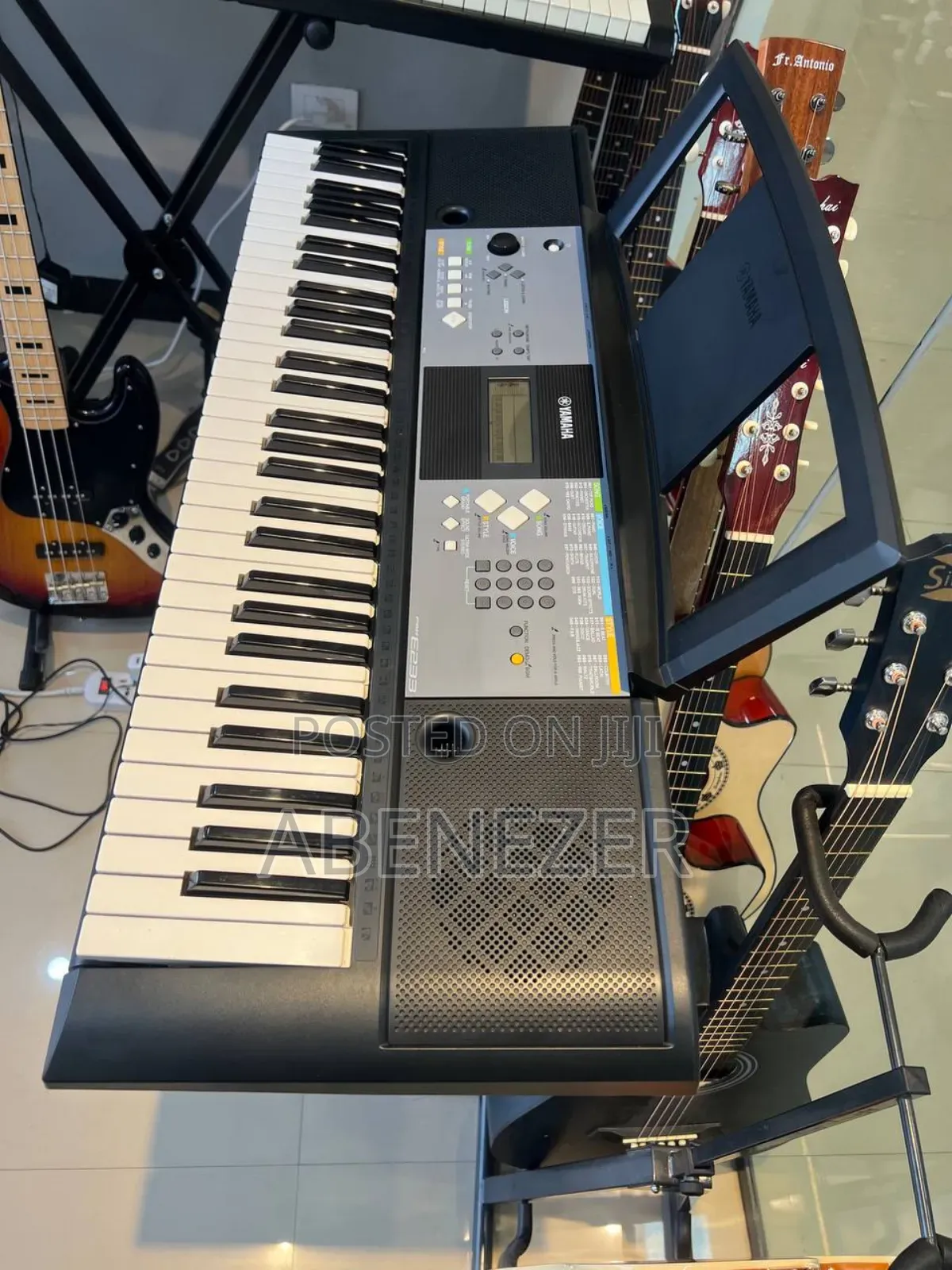 Yamaha PSR E233 Keyboard Piano