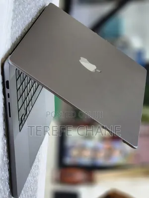 New Laptop Apple MacBook Pro M1 32GB Intel Core I5 SSD 512GB
