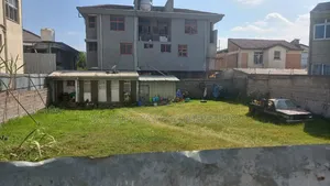 Photo - የምሸጥ ቦታ 500 ካሬ ለፈለጉት ግንባታ የምሆንአያትዞንኮምፋውንድ ውስጥ