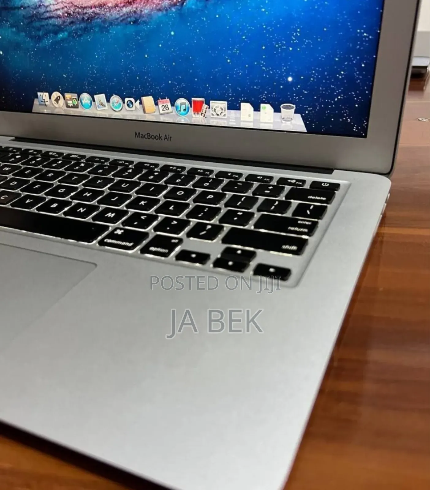 New Laptop Apple MacBook Air 2015 4GB Intel Core I5 SSD 256GB