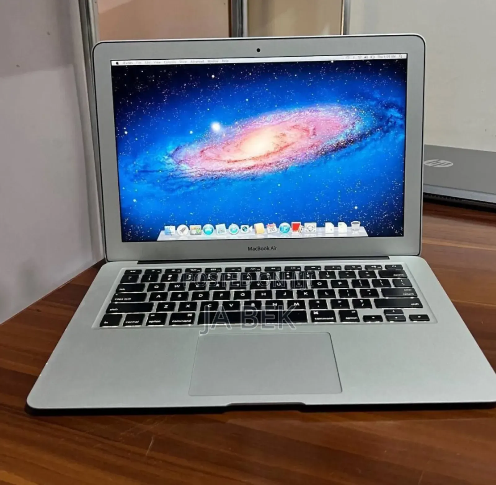New Laptop Apple MacBook Air 2015 4GB Intel Core I5 SSD 256GB