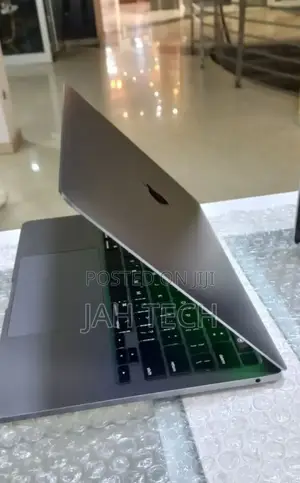 New Laptop Apple MacBook Pro M1 16GB Apple M1 SSD 256GB