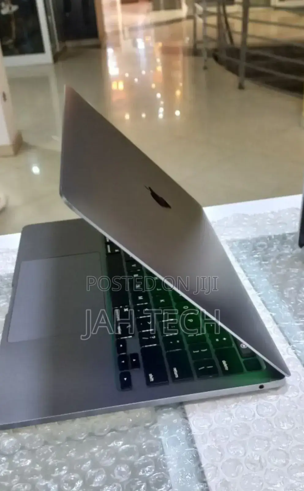New Laptop Apple MacBook Pro M1 16GB Apple M1 SSD 256GB