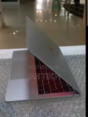 New Laptop Apple MacBook Air 2018 8GB Intel Core I5 SSD 128GB