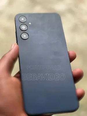 Photo - Samsung Galaxy M14 64 GB Green