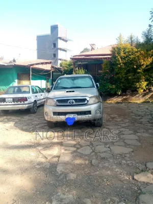 Toyota Hilux 2010 Gold