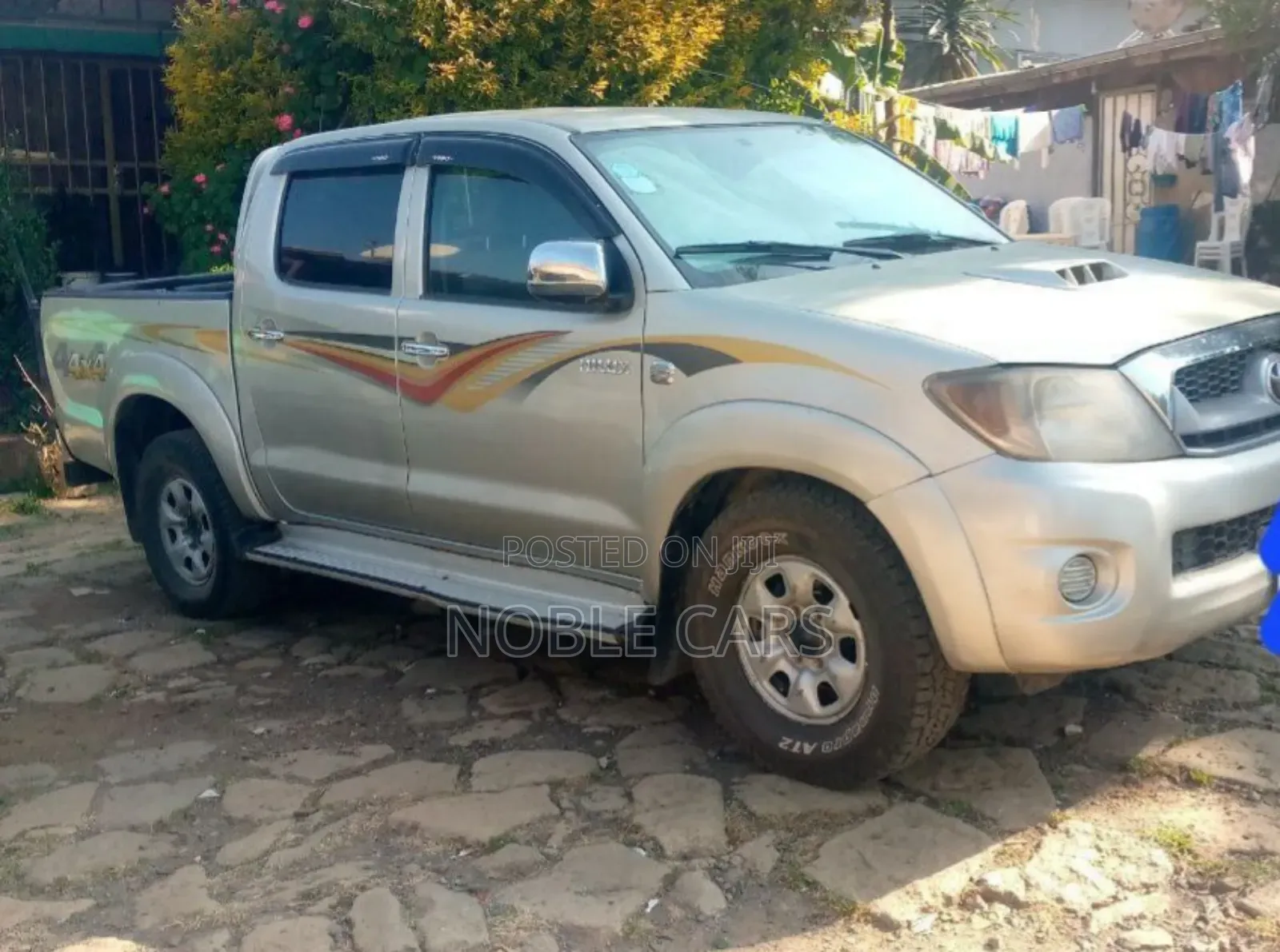 Toyota Hilux 2010 Gold