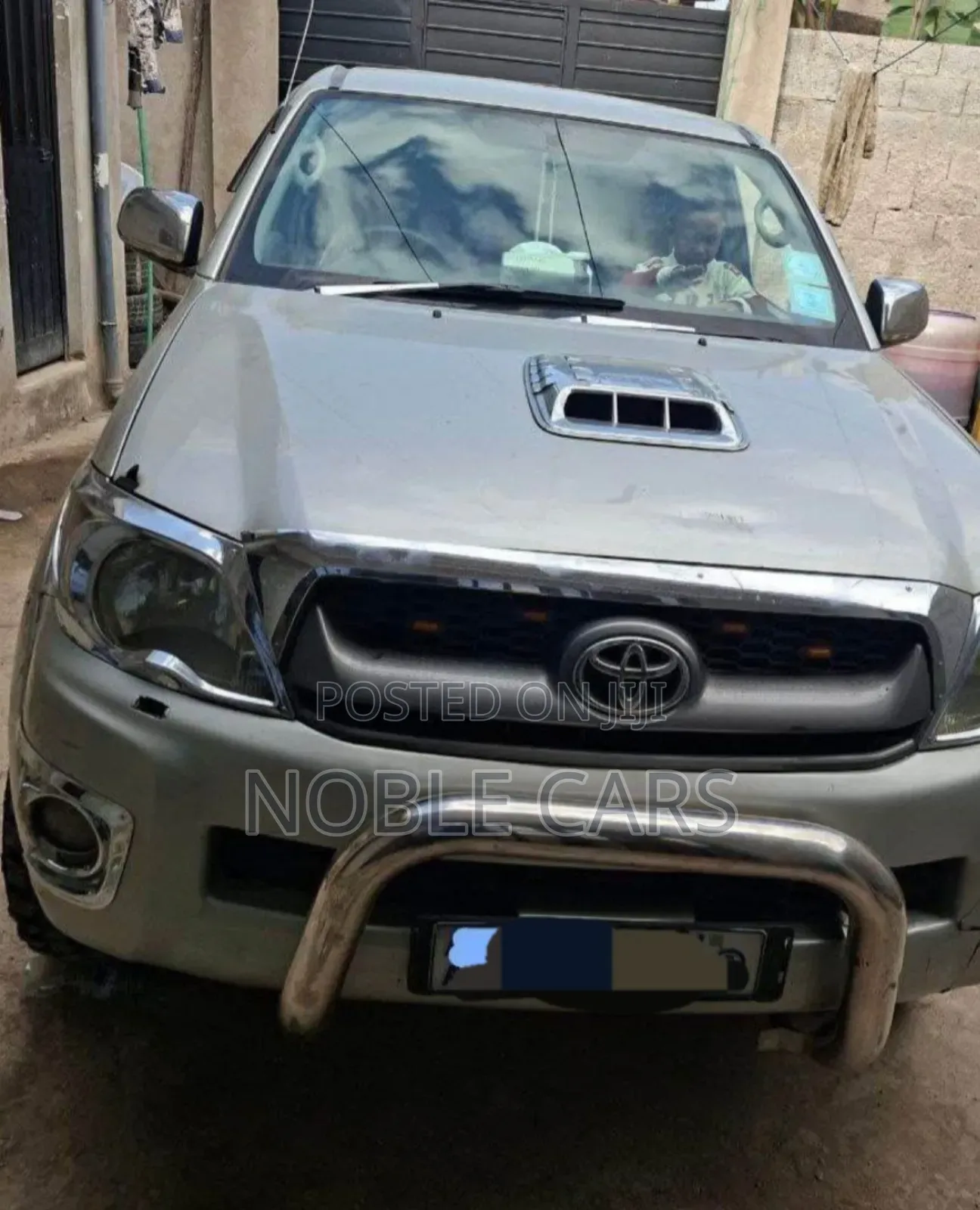 Toyota Hilux 2012 Gold