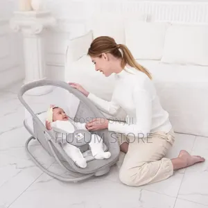 Photo - Mastela Deluxe Multi Functional Bassinet