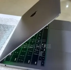 New Laptop Apple MacBook Pro 2020 M1 16GB Apple M1 SSD 256GB