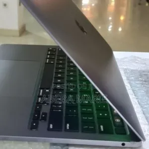 New Laptop Apple MacBook Pro 2020 M1 16GB Apple M1 SSD 256GB
