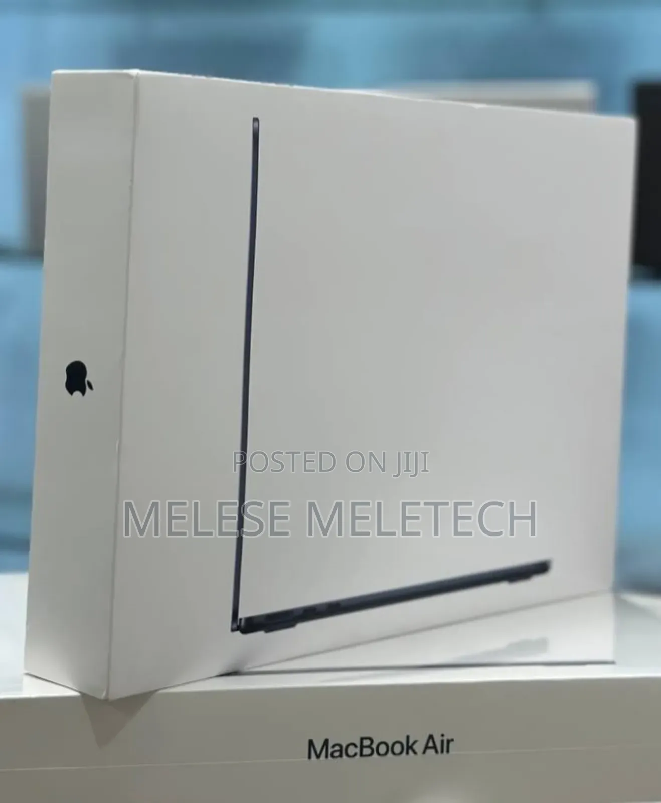 New Laptop Apple MacBook Air 2022 M2 16GB Apple M2 SSD 256GB