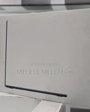 New Laptop Apple MacBook Air 2022 M2 16GB Apple M2 SSD 256GB