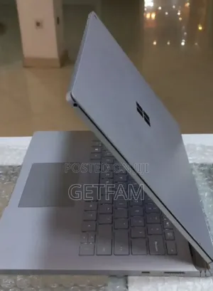 New Laptop Microsoft Surface 16GB Intel Core I7 SSD 256GB