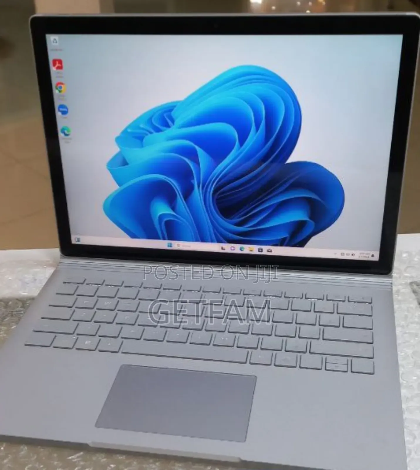 New Laptop Microsoft Surface 16GB Intel Core I7 SSD 256GB