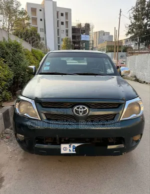 Photo - Toyota Hilux 2006 Green
