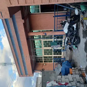 TVS Apache 180 RTR 2023 White