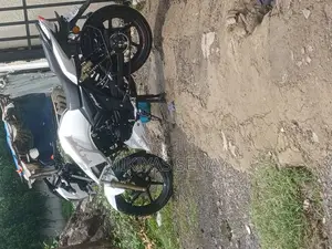 TVS Apache 180 RTR 2023 White