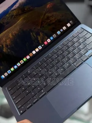 New Laptop Apple MacBook Air 2022 M2 8GB Apple M2 SSD 256GB