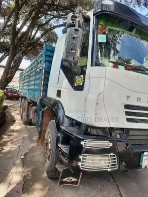 Photo - 2006 ሞዴል ፋራው ትራከር