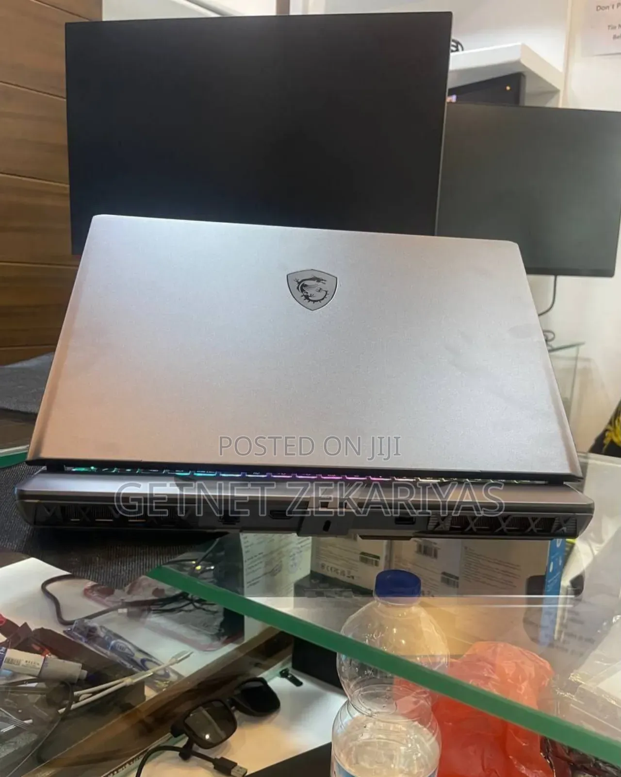 New Laptop MSI Vector 16 HX AI A2XWIG 16GB Intel Core Ultra 7 SSD 1T