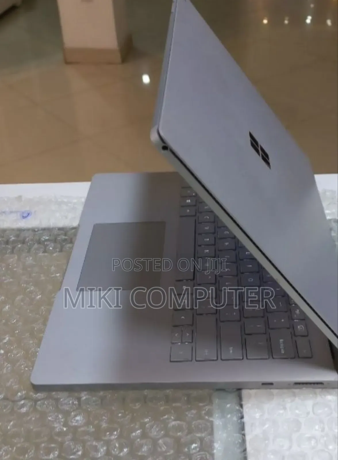 New Laptop Microsoft Surface 16GB Intel Core i7 SSD 256GB